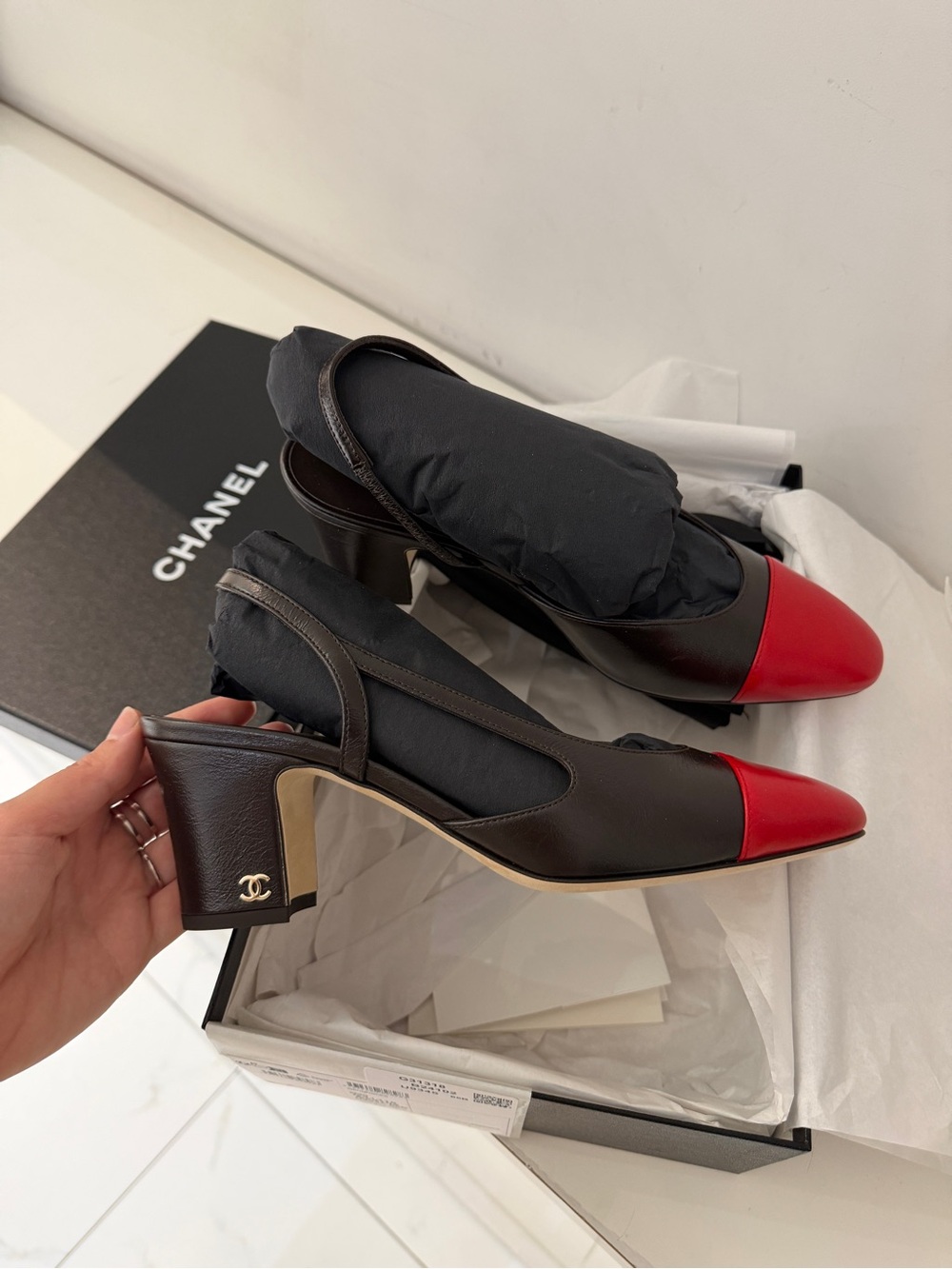 Chanel 26S Brown & Red Slingback Pump | Size 39 - Picture 8 of 10
